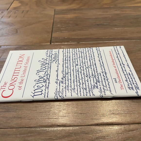 New Pocket "The Constitution of the United States" Paperback Booklet - Picture 2 of 8